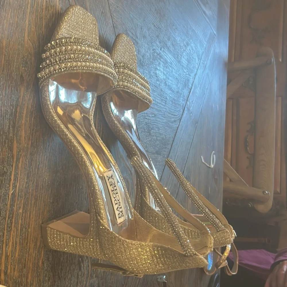Elegant and sparkly Badgley Mischka strappy heels in size 7..5 - Picture 7 of 7